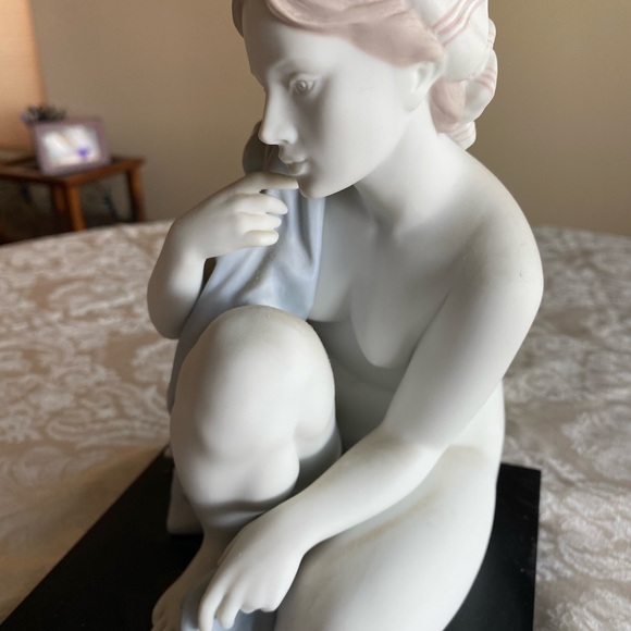 RETIRED 2004 ‘SOOTHING REFLECTIONS’ Lladro item# 01016888 - Picture 12 of 15